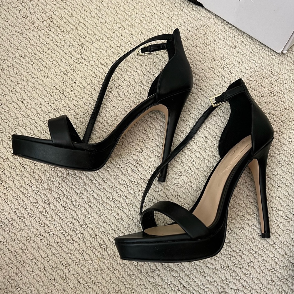 Aldo black platform heels size 7.5